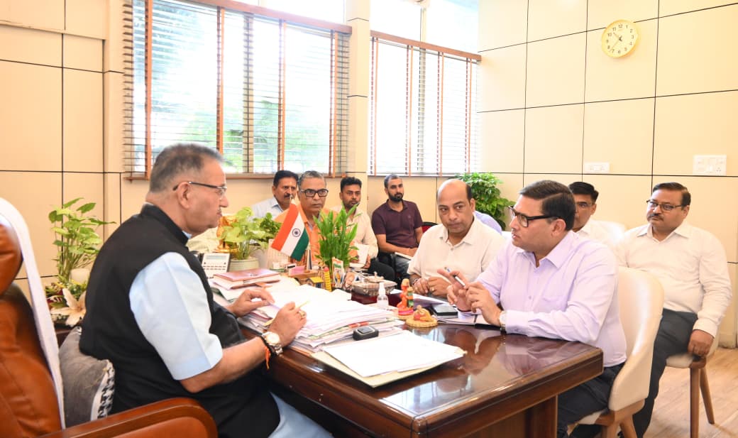 कैबिनेट मंत्री गणेश जोशी ने की मसूरी विधानसभा क्षेत्र में सिंचाई विभाग की योजनाओं की समीक्षा